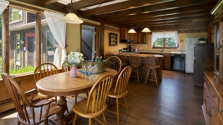 27 - Fern Hill Barn - FERN - Mahogany Suite - Get Ready Suite