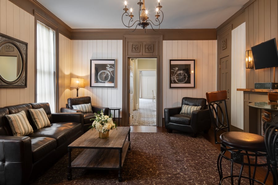 24 - Flint Hill - FLIN - The Lounge - Get Ready Suite