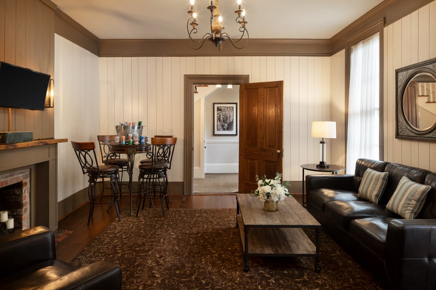 25 - Flint Hill - FLIN - The Lounge - Get Ready Suite