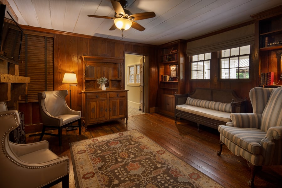 26 - Flint Hill - FLIN - The Lounge - Get Ready Suite