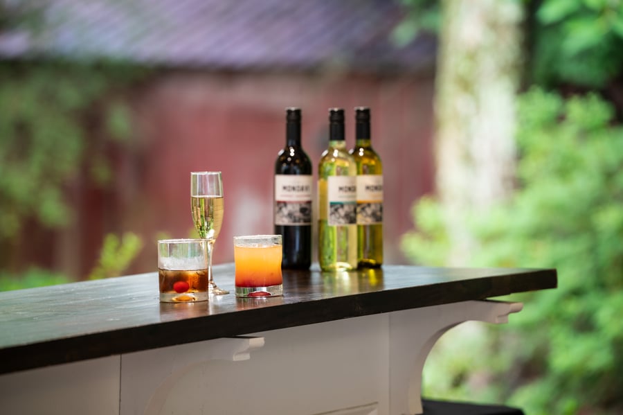 33 - Flint Hill - FLIN - Courtyard Patio - Cocktail Hour