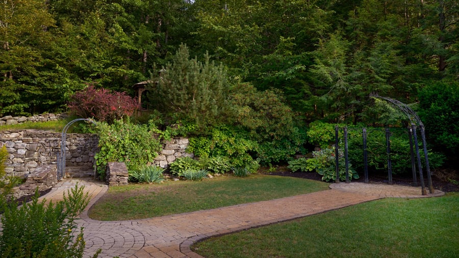17 - Granite Rose - GRAR - Embassy Garden - Outdoor Location