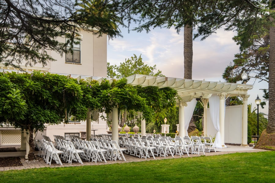 03 - Jefferson Street Mansion - JEFM  - Colonnade Garden - Ceremony