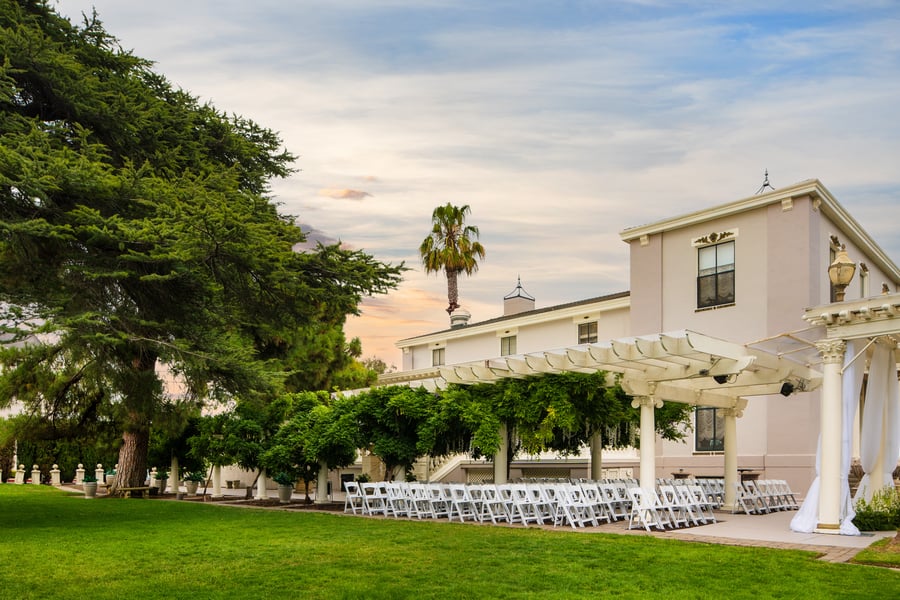 07 - Jefferson Street Mansion - JEFM  - Colonnade Garden - Ceremony