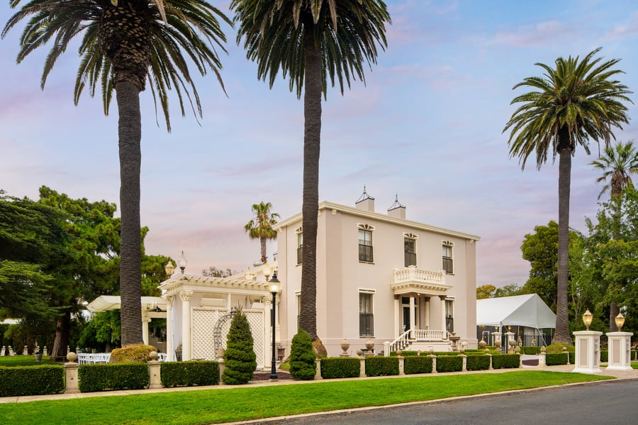 08 - Jefferson Street Mansion - JEFM  - Mansion - Photo Opportunity