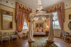 21 - Jefferson Street Mansion - JEFM  - The Suite - Get Ready Suite