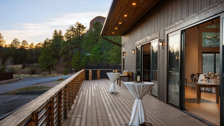 09 - Mountain View Ranch - Lakeview - MTVR  - Lakeview Cocktail Patio - Cocktail Hour