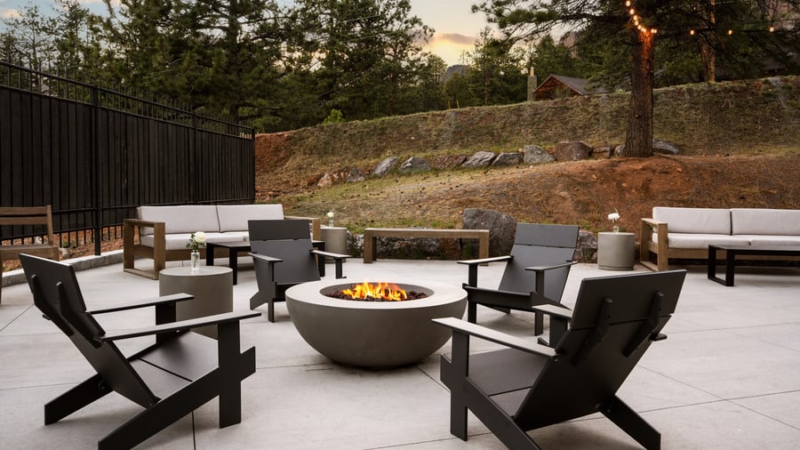 11 - Mountain View Ranch - Lakeview - MTVR  - Lakeview Cocktail Patio - Cocktail Hour