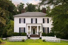13 - Primrose Cottage - PRIM - Front Lawn - Ceremony