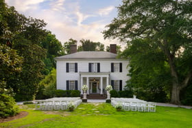 16 - Primrose Cottage - PRIM - Front Lawn - Ceremony