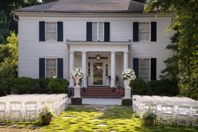 31 - Primrose Cottage - PRIM - Front Lawn - Ceremony