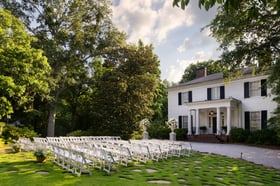 32 - Primrose Cottage - PRIM - Front Lawn - Ceremony