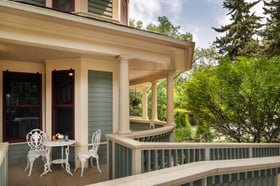 33 - Tapestry House - TAPE - House Porch - Photo Opportunity