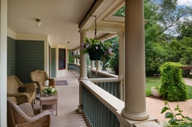 34 - Tapestry House - TAPE - House Porch - Photo Opportunity