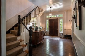 25 - Vinewood Stables - VINE - House Grounds - Welcome Parlor