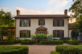 33 - Vinewood Stables - VINE - House Grounds - Photo Opportunity