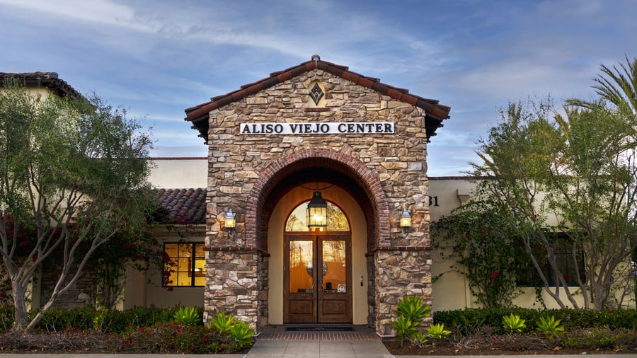 28 - Aliso Viejo - ALIV - Front Entrance - Outdoor Space