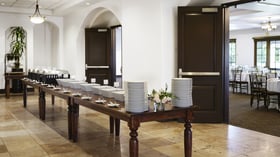 31 - Aliso Viejo - ALIV - Foyer - Buffet
