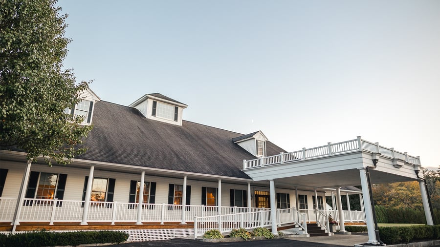 Gorgeous exterior of Groveland Fairways by Wedgewood Events