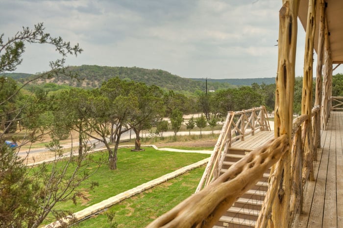 Helotes Scenic Springs: Hill Country Views, Rustic Elegance in Helotes TX